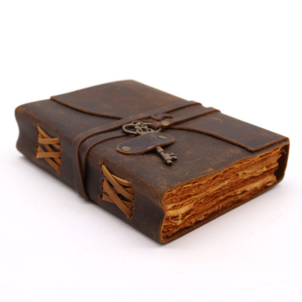 Oiled Leather & Key - 200 pages decle-edged - 13x18cm - Image 3