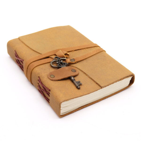 Oiled Tan Leather & Key - 200 pages - 13x18cm - Image 2