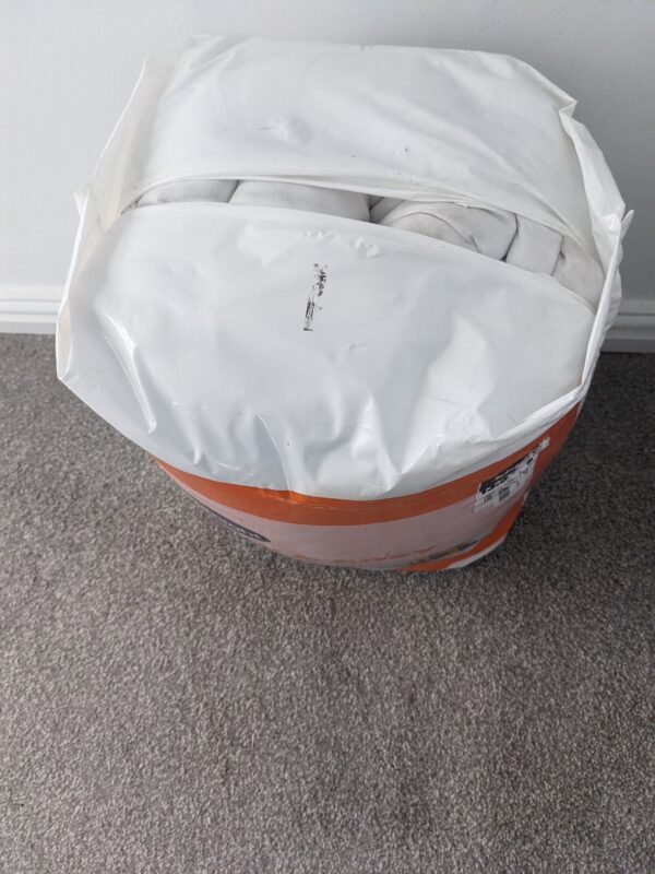Silentnight Warm & Cosy 13.5 Tog King Size Duvet – RRP £30 | LOT 2 - Image 2
